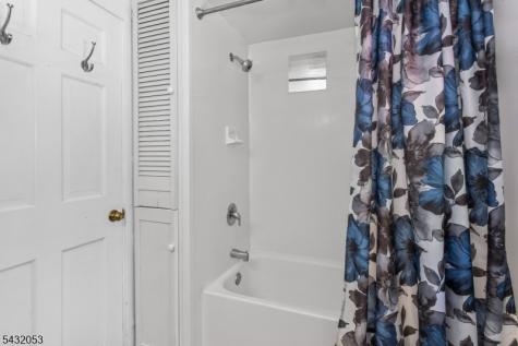 12 Overlook Avenue West Orange NJ 07052