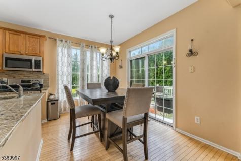 5 Jade Lane Lopatcong NJ 08865
