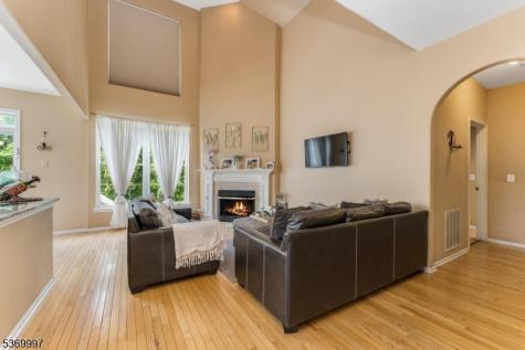 5 Jade Lane Lopatcong NJ 08865