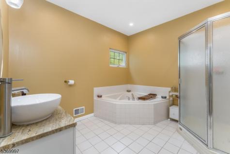 5 Jade Lane Lopatcong NJ 08865