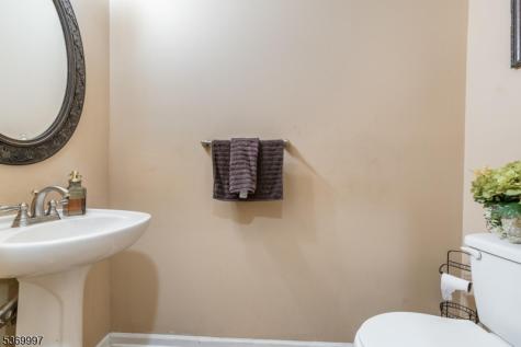 5 Jade Lane Lopatcong NJ 08865