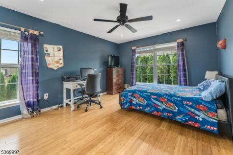 5 Jade Lane Lopatcong NJ 08865
