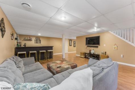 5 Jade Lane Lopatcong NJ 08865