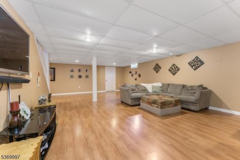 5 Jade Lane Lopatcong NJ 08865
