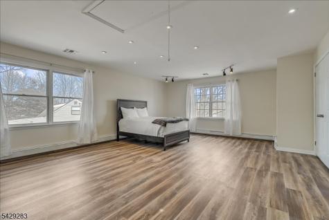 40 Catherine Court Cedar Grove NJ 07009