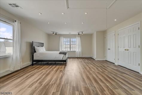 40 Catherine Court Cedar Grove NJ 07009