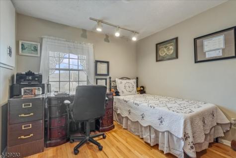 40 Catherine Court Cedar Grove NJ 07009