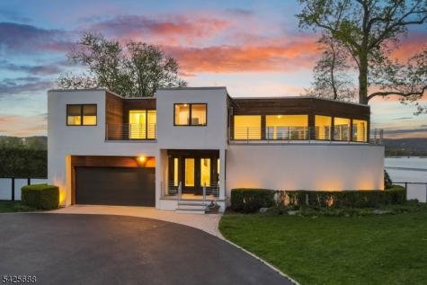 28 Glen Court Pompton Lakes NJ 07442