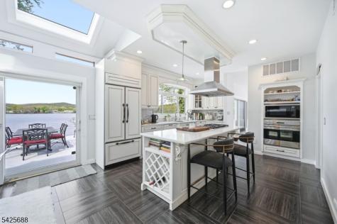 28 Glen Court Pompton Lakes NJ 07442