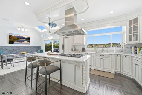 28 Glen Court Pompton Lakes NJ 07442