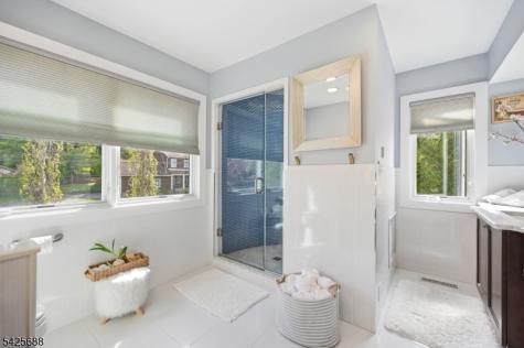 28 Glen Court Pompton Lakes NJ 07442