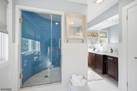 28 Glen Court Pompton Lakes NJ 07442
