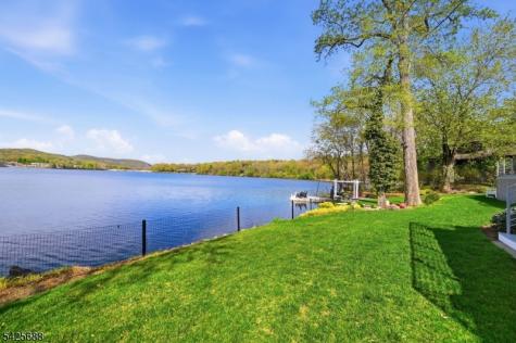 28 Glen Court Pompton Lakes NJ 07442