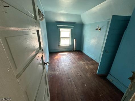 86 Hawthorne Avenue East Orange NJ 07018