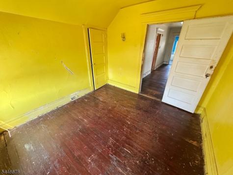 86 Hawthorne Avenue East Orange NJ 07018