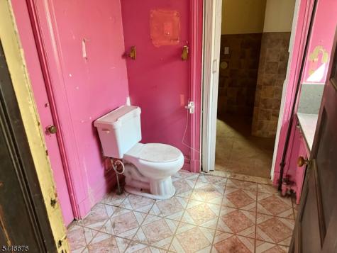 86 Hawthorne Avenue East Orange NJ 07018