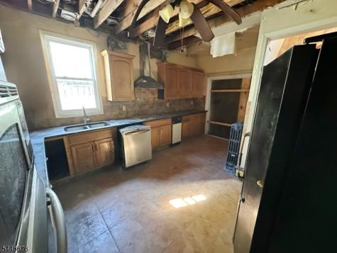 86 Hawthorne Avenue East Orange NJ 07018
