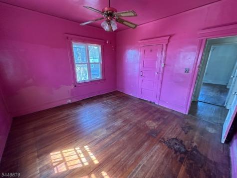 86 Hawthorne Avenue East Orange NJ 07018