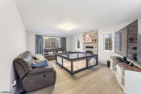 123 Vail Road Knowlton NJ 07832
