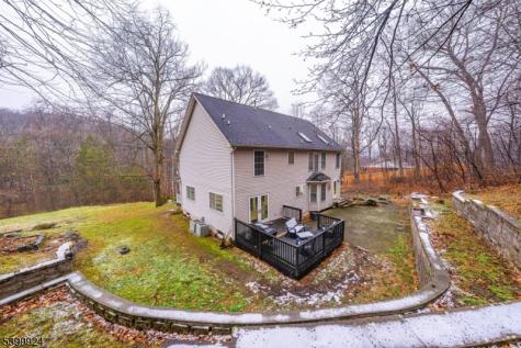 123 Vail Road Knowlton NJ 07832