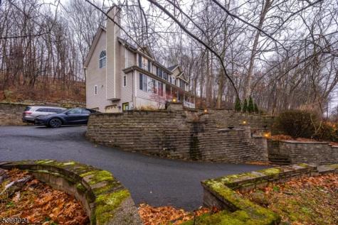 123 Vail Road Knowlton NJ 07832