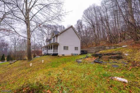 123 Vail Road Knowlton NJ 07832