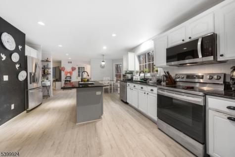 123 Vail Road Knowlton NJ 07832