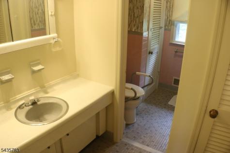 22 Woodland Road Chatham NJ 07928