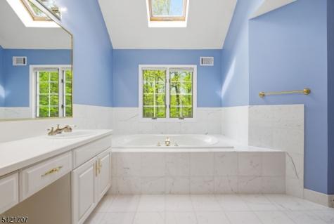 3 Lockwood Drive Bridgewater NJ 08807