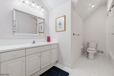 3 Lockwood Drive Bridgewater NJ 08807