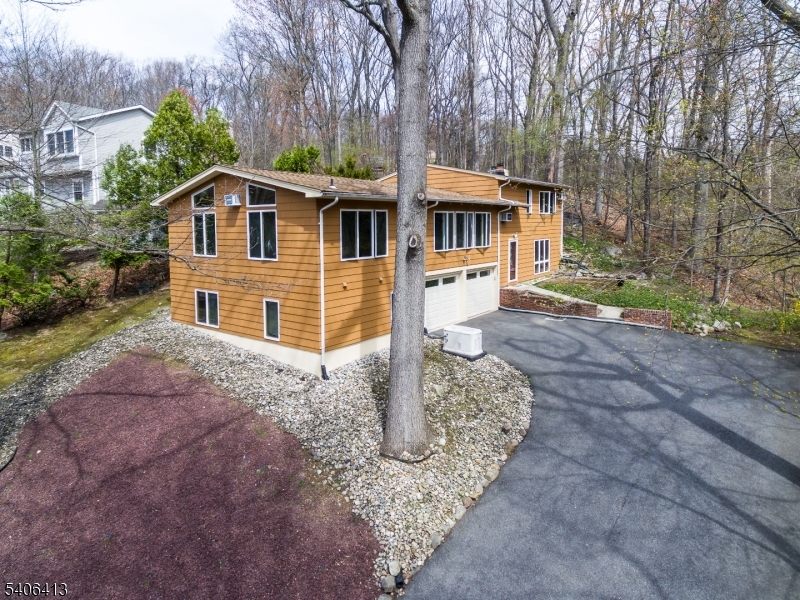 12 Ledgewood Trail Kinnelon NJ 07405
