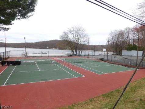 12 Ledgewood Trail Kinnelon NJ 07405