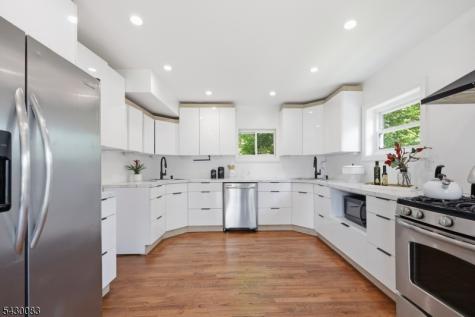 64 Longfellow Drive Woodbridge NJ 07067