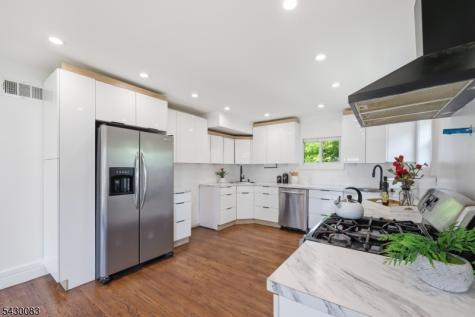 64 Longfellow Drive Woodbridge NJ 07067