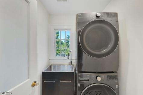212 Midland Avenue Montclair NJ 07042