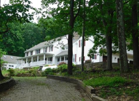 4 Spring Hill Road Franklin NJ 08801