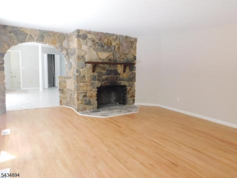 4 Spring Hill Road Franklin NJ 08801