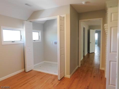 4 Spring Hill Road Franklin NJ 08801