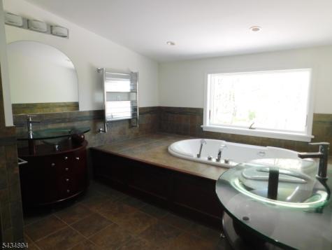 4 Spring Hill Road Franklin NJ 08801