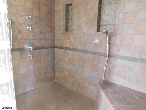 4 Spring Hill Road Franklin NJ 08801