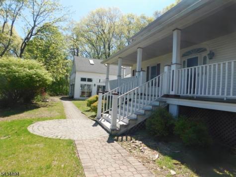 4 Spring Hill Road Franklin NJ 08801