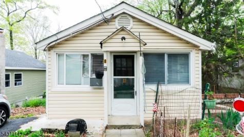 8 Cornell Way Hopatcong NJ 07843