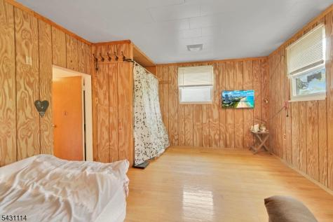 8 Cornell Way Hopatcong NJ 07843
