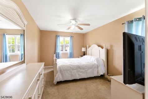 181 Glenwood Avenue Burlington NJ 08016