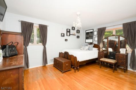 19 Highview Terrace Cedar Grove NJ 07009