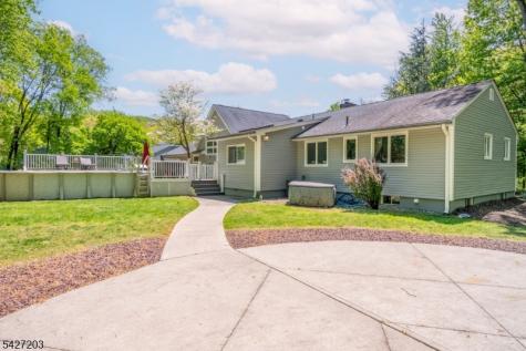 19 Highview Terrace Cedar Grove NJ 07009