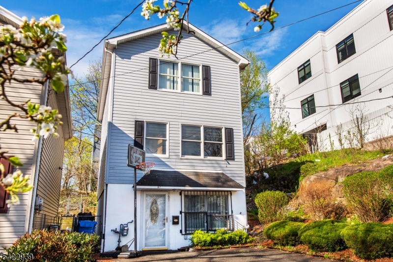 67 Cliff Street Paterson NJ 07522