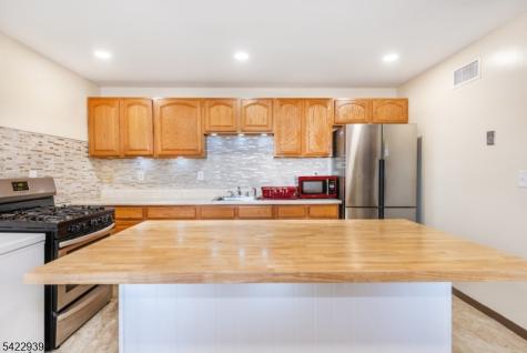 67 Cliff Street Paterson NJ 07522