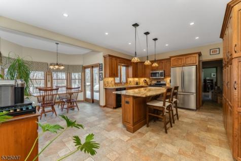 73 Old Mountain Road Clinton NJ 08833