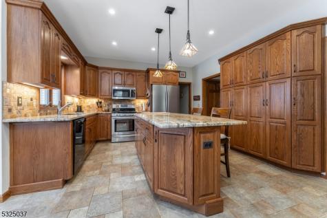 73 Old Mountain Road Clinton NJ 08833
